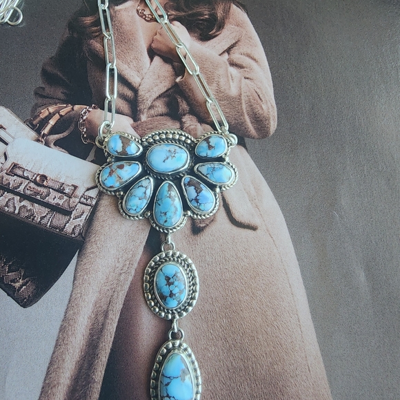 Beautiful Native Made Golden Hills💙 turquoise necklace What a BEAUTY! - Picture 13 of 13